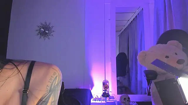 sam carsonx online show from November 11, 8:36 pm