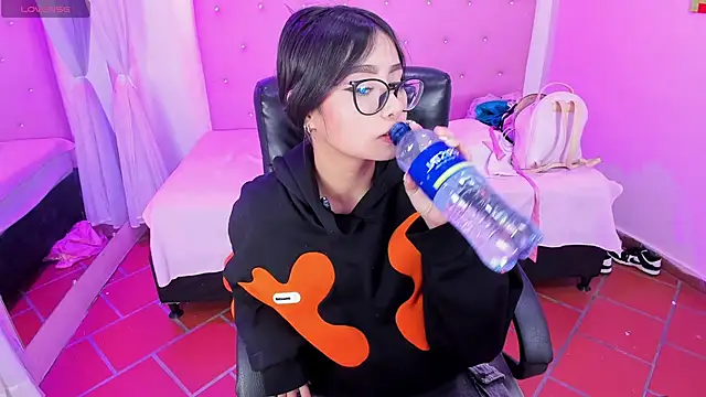 Ashlyeegray online show from May 31, 5:46 am