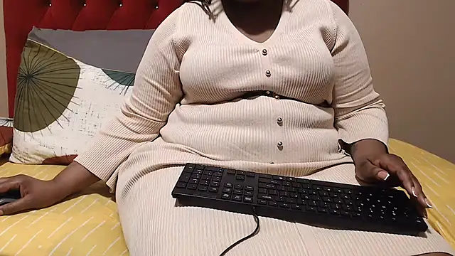 Snapshot of MIGHTYASSS chatting on July 6, 7:26 am MIGHTYASSS online show from July 6, 7:26 am