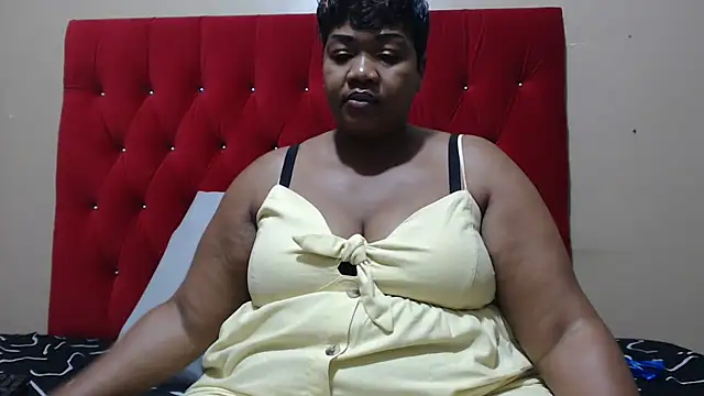 Snapshot of MIGHTYASSS chatting on October 6, 7:31 am MIGHTYASSS online show from October 6, 7:31 am