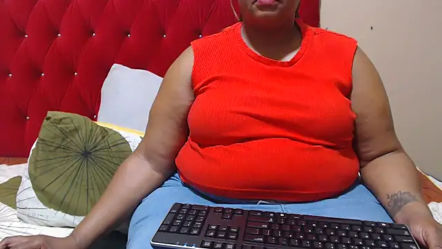 Snapshot of MIGHTYASSS chatting on November 1, 5:25 am MIGHTYASSS online show from November 1, 5:25 am