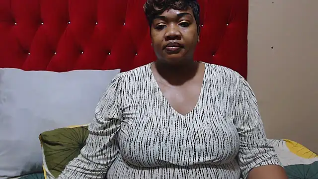 Snapshot of MIGHTYASSS chatting on September 25, 6:08 am MIGHTYASSS online show from September 25, 6:08 am