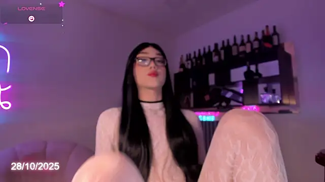 Bonnie Luxury online show from October 28, 9:36 pm