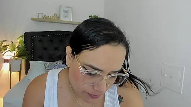 zoe danae  online show from March 7, 12:12 pm