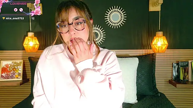 AnnaVictoria   online show from April 8, 1:29 am