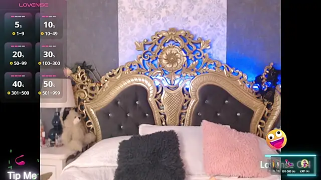 Giselle Noah online show from November 8, 3:59 pm