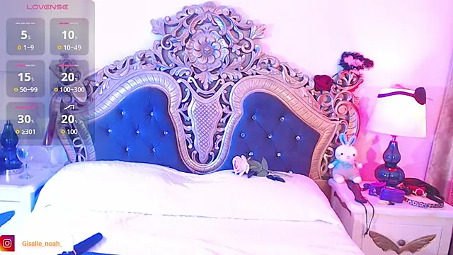 Giselle Noah online show from September 18, 8:56 pm