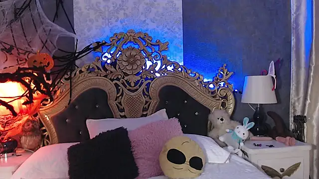 Giselle Noah online show from October 28, 7:46 pm