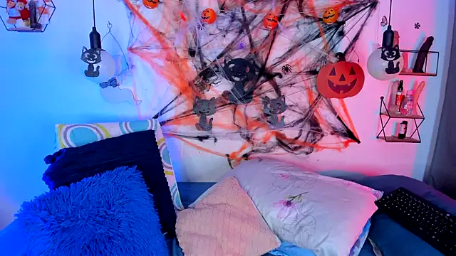 monicabbw  online show from October 25, 1:05 am