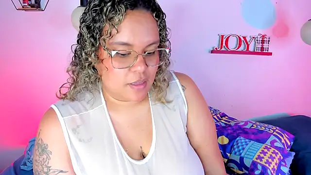 Snapshot of monicabbw_ chatting on March 4, 11:43 pm monicabbw online show from March 4, 11:43 pm