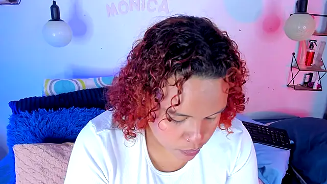 monicabbw  online show from November 14, 1:31 am