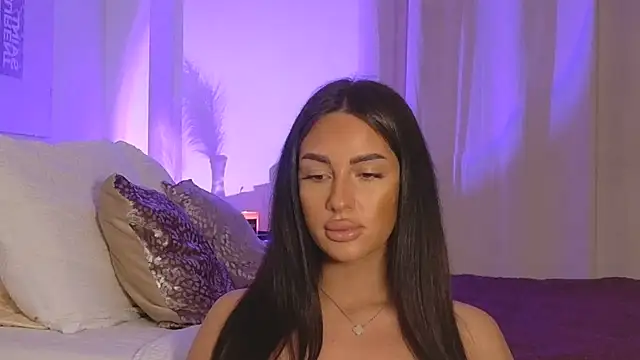 LuanaDess online show from March 21, 12:45 am