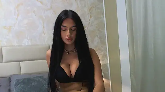 Snapshot of LuanaDess chatting on March 21, 7:46 pm LuanaDess online show from March 21, 7:46 pm