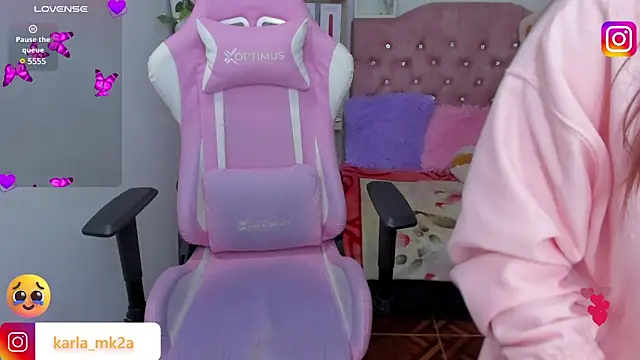 Snapshot of karla_cute01 chatting on March 12, 6:11 pm karla cute01 online show from March 12, 6:11 pm