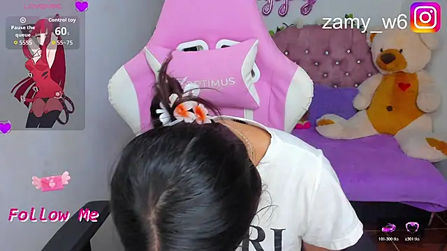 Snapshot of karla_cute01 chatting on February 20, 5:48 pm karla cute01 online show from February 20, 5:48 pm