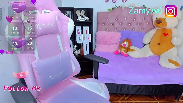 Snapshot of karla_cute01 chatting on October 5, 7:43 am karla cute01 online show from October 5, 7:43 am