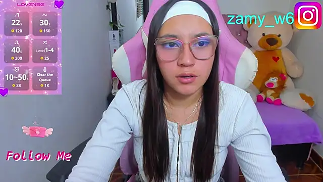 Snapshot of karla_cute01 chatting on June 12, 5:05 am karla cute01 online show from June 12, 5:05 am