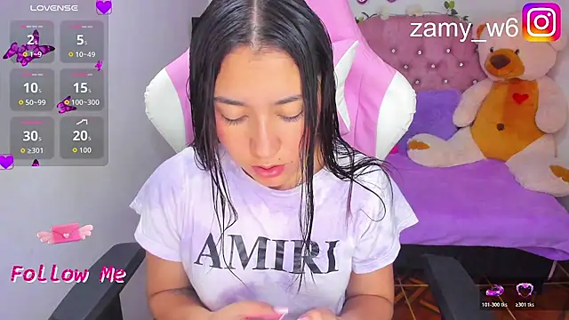 Snapshot of karla_cute01 chatting on February 4, 5:02 am karla cute01 online show from February 4, 5:02 am