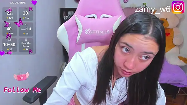 Snapshot of karla_cute01 chatting on February 2, 5:06 am karla cute01 online show from February 2, 5:06 am