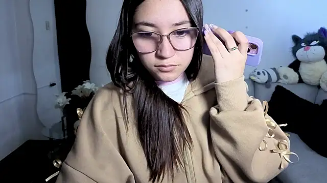 Snapshot of karla_cute01 chatting on July 4, 5:47 am karla cute01 online show from July 4, 5:47 am