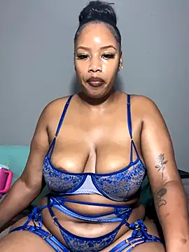 MimiCurves online show from November 20, 9:21 am