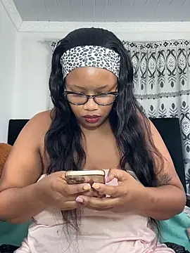 MimiCurves online show from June 10, 7:20 am