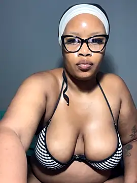 MimiCurves online show from October 29, 11:20 am