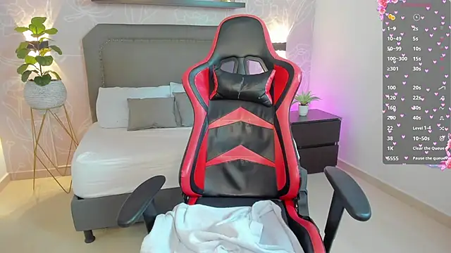 cloe yeraldy  online show from December 20, 2:58 am