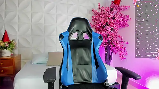 cloe yeraldy  online show from December 19, 2:26 am