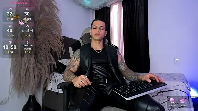 Snapshot of Aron_Dark chatting on June 14, 3:35 pm Aron Dark online show from June 14, 3:35 pm