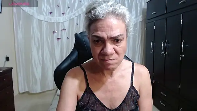 Snapshot of Giorgia_xue53 chatting on February 24, 2:19 am Giorgia xue53 online show from February 24, 2:19 am