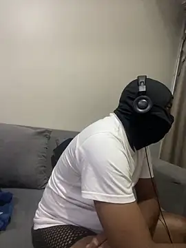 jaytee198610 online show from April 30, 7:43 pm