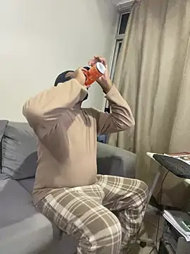 jaytee198610 online show from April 15, 4:33 pm