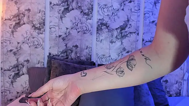 EmmaCollemann online show from December 23, 3:22 pm