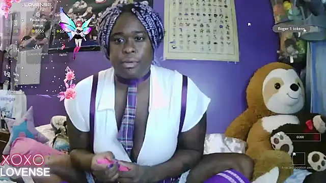 Snapshot of TentenCutiepie69xxx chatting on November 13, 3:32 am TentenCutiepie69xxx online show from November 13, 3:32 am