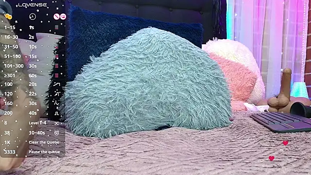 Hanna horny  online show from February 20, 6:19 am