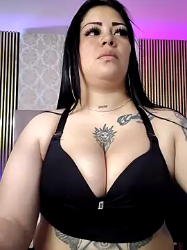 martinna tay online show from April 16, 4:02 am