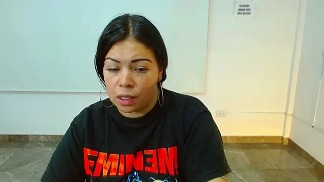 Snapshot of martinna_tay chatting on March 17, 9:22 am martinna tay online show from March 17, 9:22 am