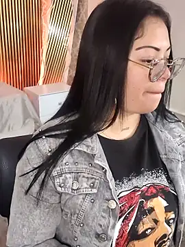 martinna tay online show from April 6, 3:13 am