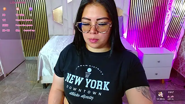 Snapshot of martinna_tay chatting on June 20, 3:22 am martinna tay online show from June 20, 3:22 am