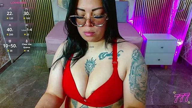 Snapshot of martinna_tay chatting on July 5, 4:19 am martinna tay online show from July 5, 4:19 am