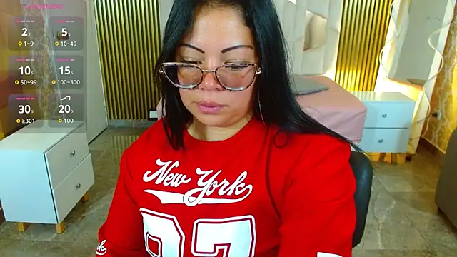 martinna tay online show from December 3, 3:18 am