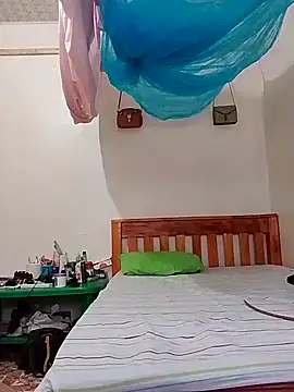 LOVELY-2BERRY online show from February 6, 5:25 am