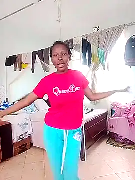 LOVELY-2BERRY online show from April 23, 10:00 am