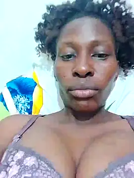 LOVELY-2BERRY online show from November 10, 6:35 pm