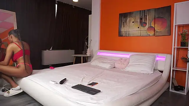 LovingBlondie online show from February 13, 6:46 am