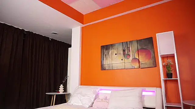 Snapshot of LovingBlondie chatting on November 23, 4:11 am LovingBlondie online show from November 23, 4:11 am