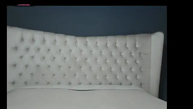 nichole bree  online show from September 10, 11:20 am