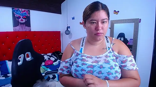 Snapshot of littleflower4you chatting on October 22, 12:26 pm littleflower4you online show from October 22, 12:26 pm