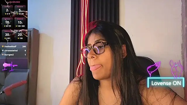 Snapshot of Rubi_boobs_ chatting on June 18, 8:14 pm Rubi boobs online show from June 18, 8:14 pm